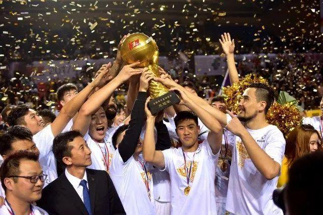 伤仲永！两名前皇马和巴萨青训球员中井卓大和安部裕葵加盟FC今治